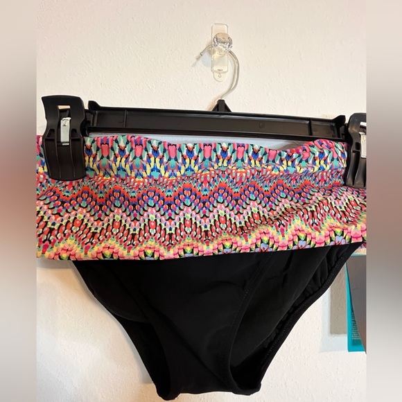 New Colorful Bikini 👙 bottom. - Picture 2 of 8